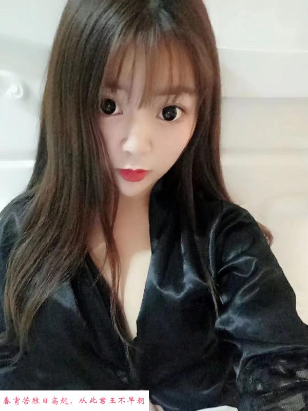 兼职美女图图 第1张