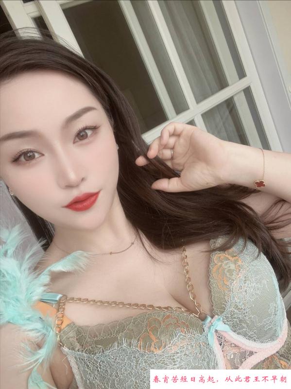 佛山居家巨乳少妇 第2张