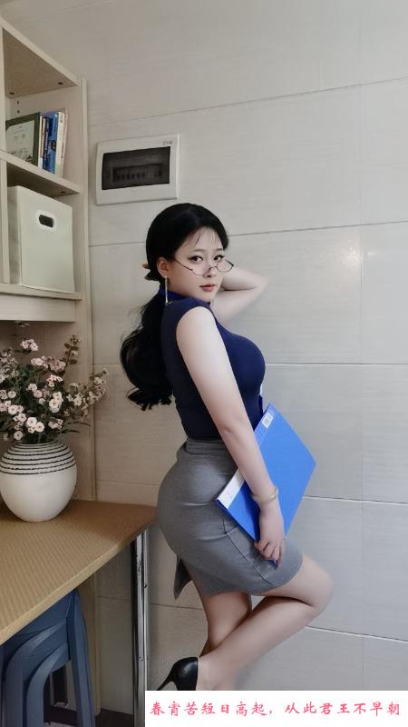 普陀身材丰满骚货 第1张