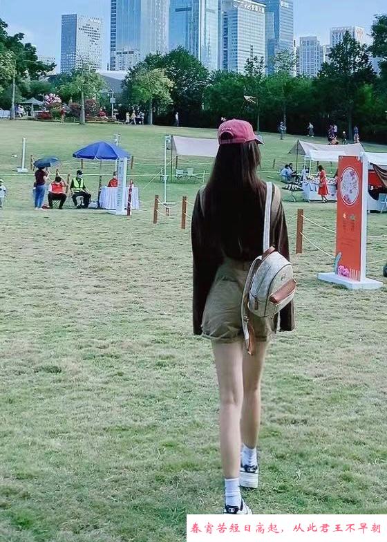 江岸可爱小姐姐 第4张