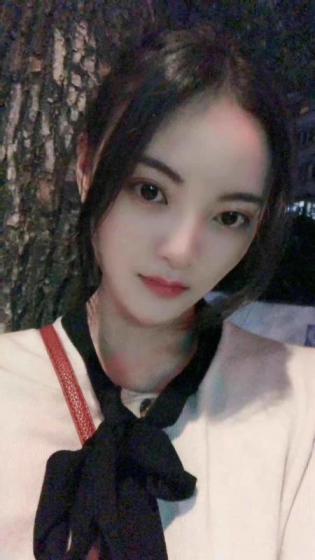 市中心的妹子 第2张