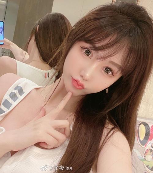 清纯温柔的小妹妹刚刚下海出来兼职 第2张