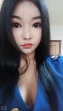 夜探黑丝大长腿大奶妹 第2张