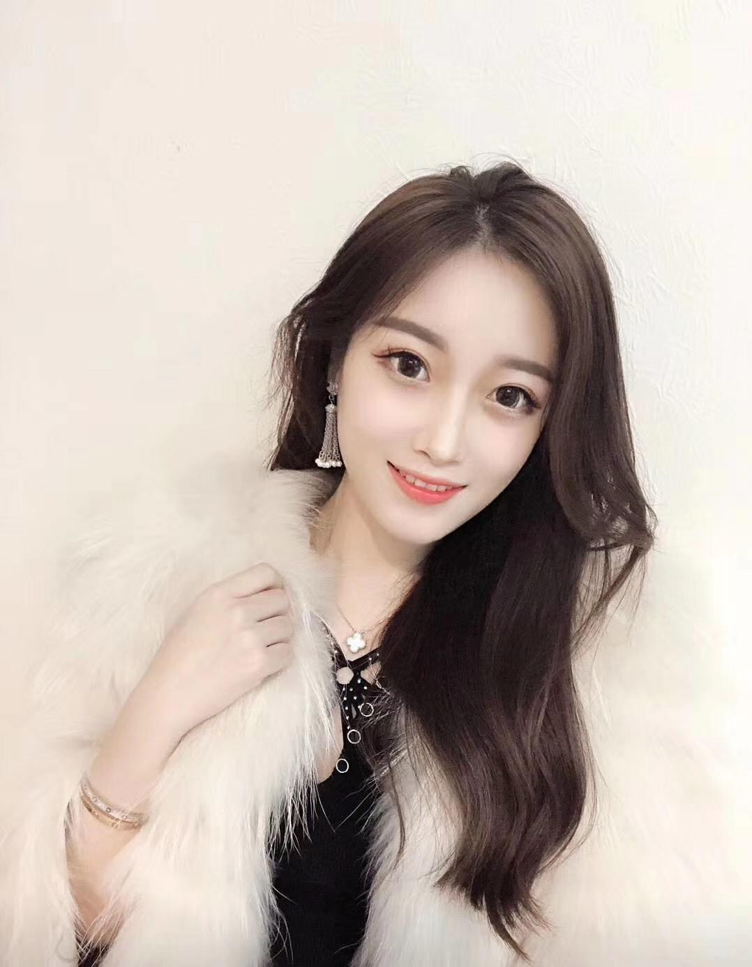 浦东新区妹子服务态度好,人美 第1张