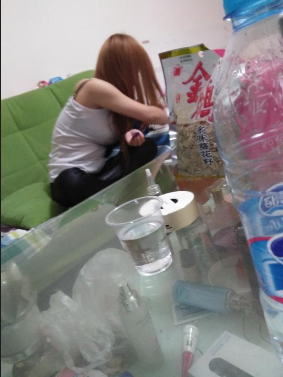 郑州超爽口活兼职低胸美女 第1张