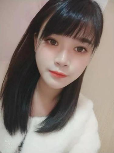 二医院对面年轻美女 第1张