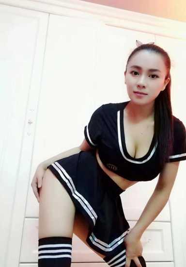 肇嘉浜路运动小姐姐夏亦凡体验新姿势 第1张