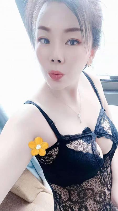 下城服务系熟妇 第2张