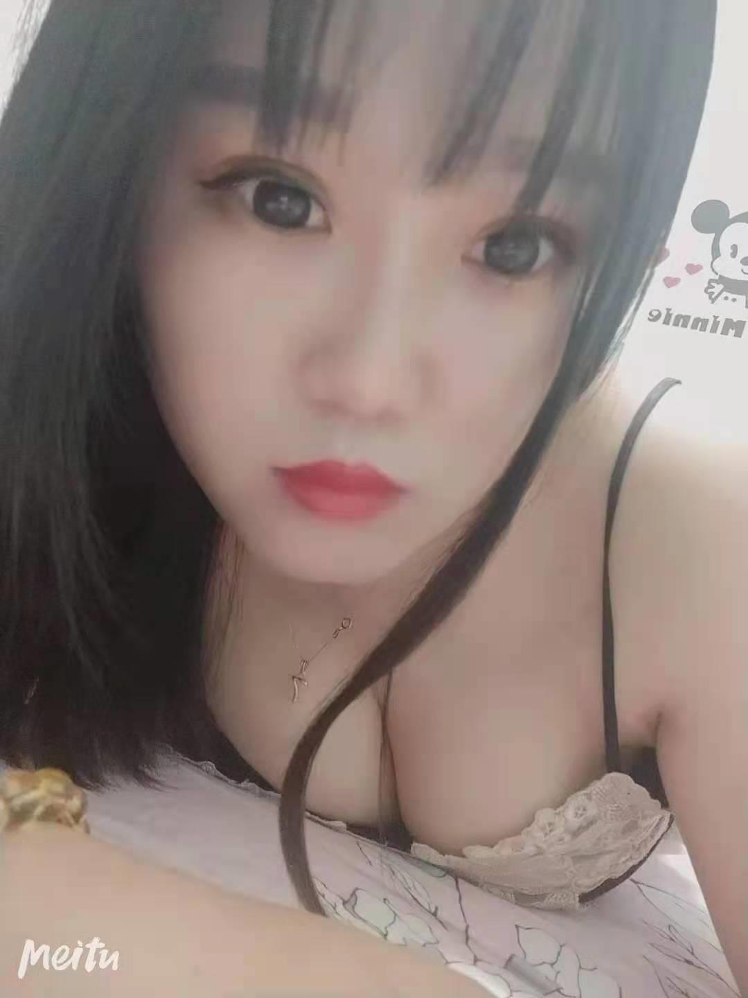 昭觉寺一个小姐姐 第1张