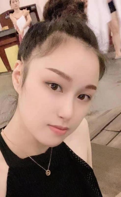 分享一个小美女 第1张