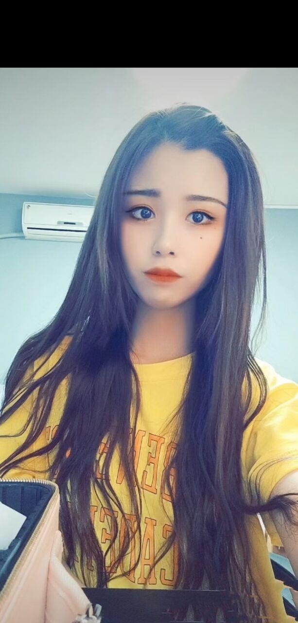 会深喉的性感妞 第1张