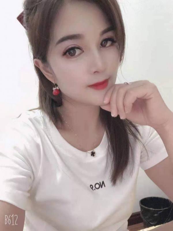 江阴温柔性感的妹子 第3张