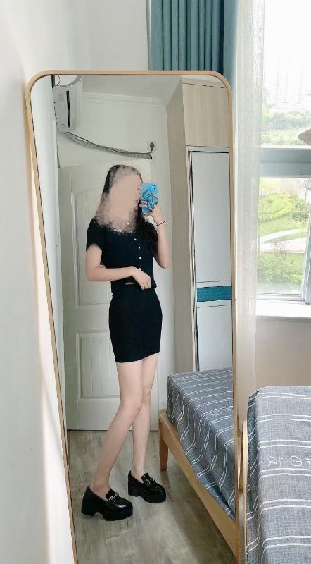台东啤酒街少妇身材好 第2张