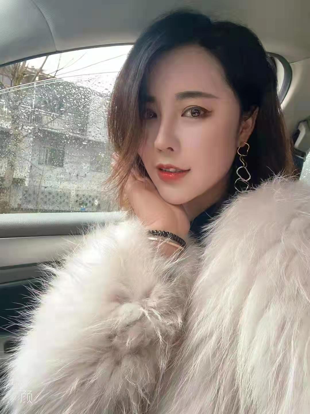 鄞州区D奶御姐，一边干一边把奶子怼我嘴里让我吃 第2张