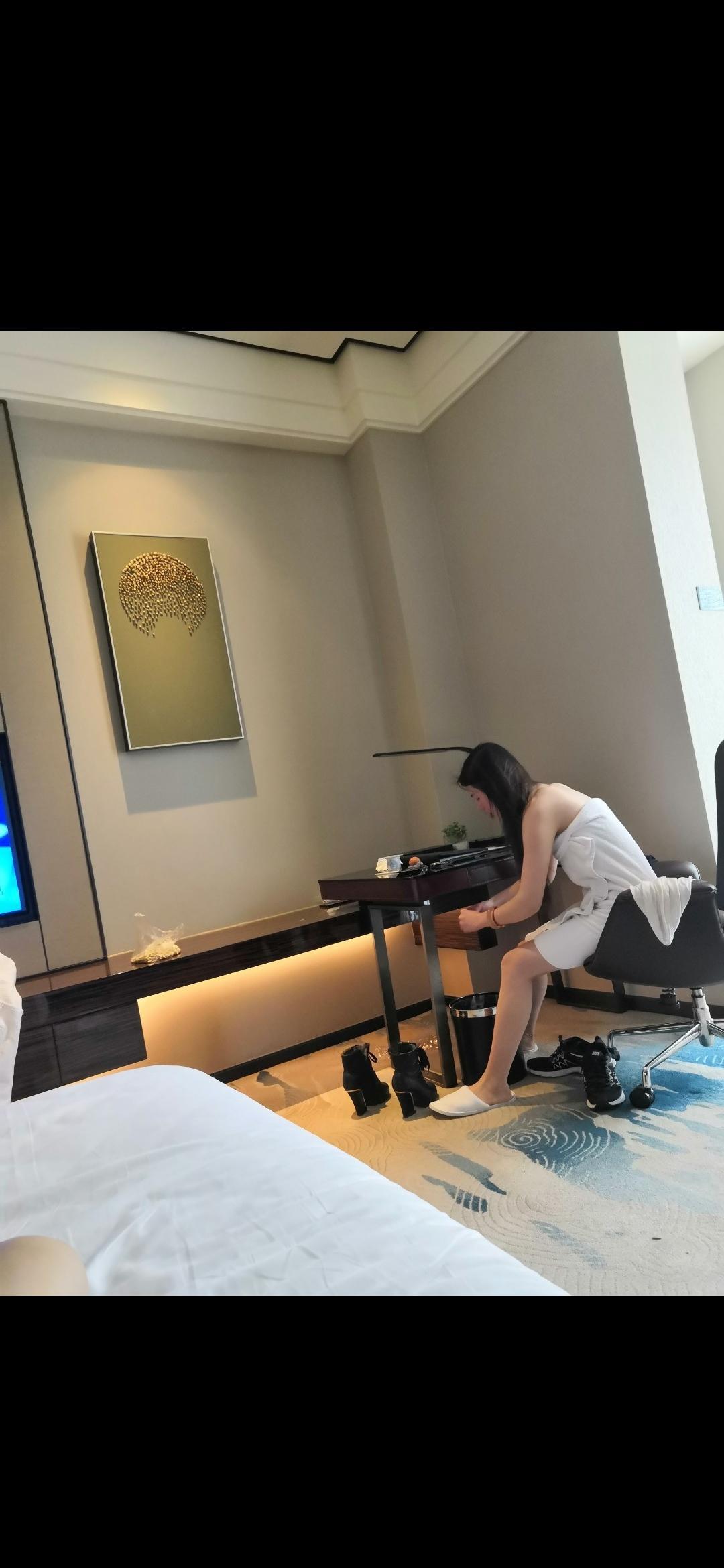 真实学生妹漂亮娇嫩 第1张