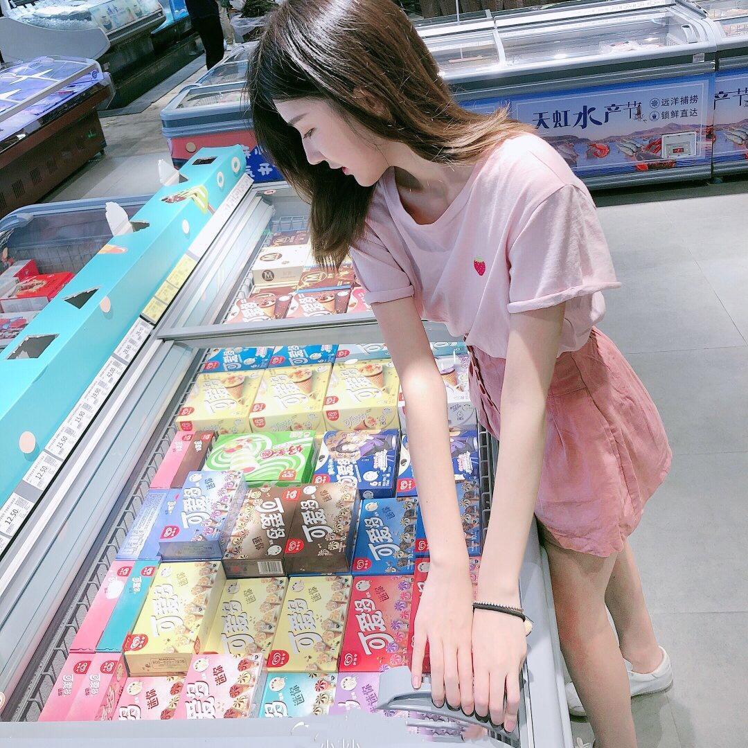 颜控的菜，眉清目秀，腿长逼粉，床上贴心如小女友 第3张